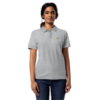 SPIRIT OF THE RAVEN – Damen-Poloshirt mit Raben-Stickerei – Produktansicht